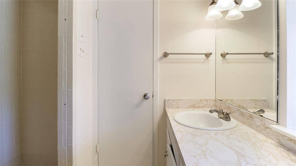 1526 Charleston Drive, Garland, TX 75041 1526 Charleston Drive, Garland, TX 75041