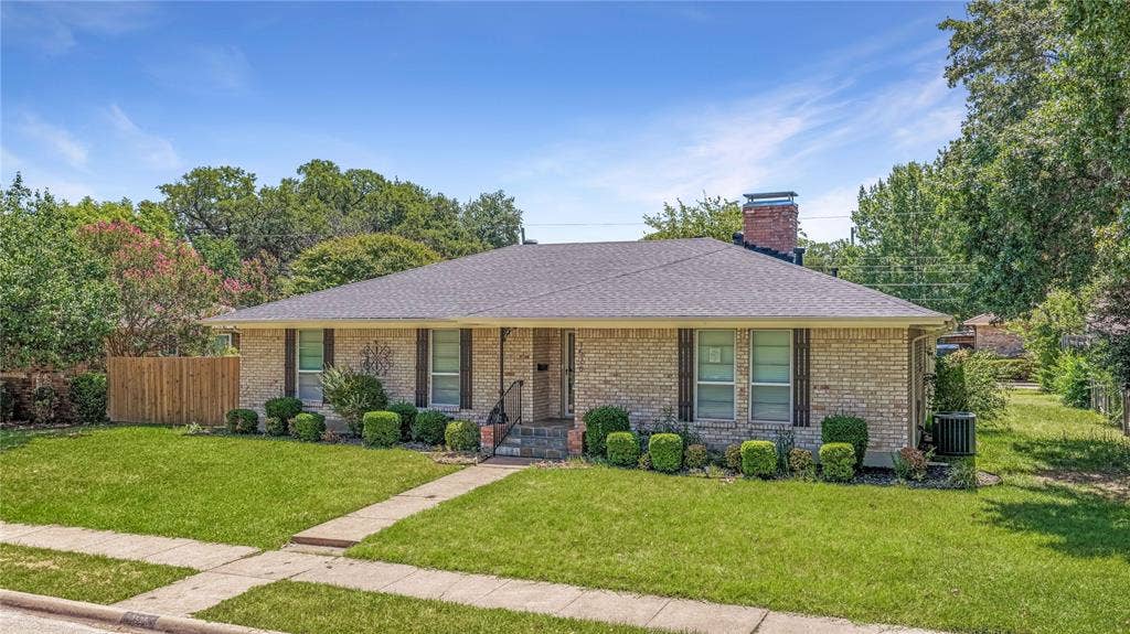 1526 Charleston Drive, Garland, TX 75041 1526 Charleston Drive, Garland, TX 75041