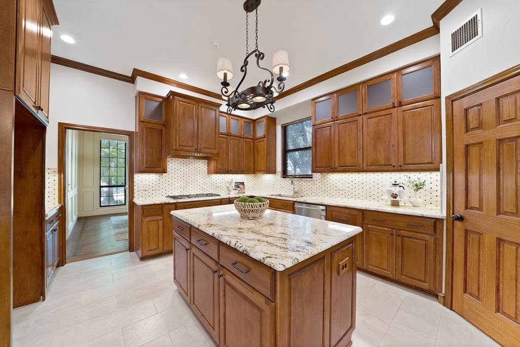 3516 Nancy Court, Plano, TX 75023 3516 Nancy Court, Plano, TX 75023