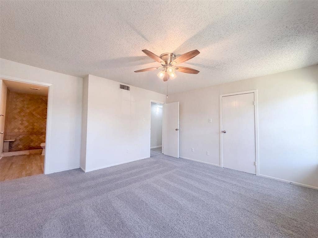 526 Royal Valley Road, Grand Prairie, TX 75052 526 Royal Valley Road, Grand Prairie, TX 75052