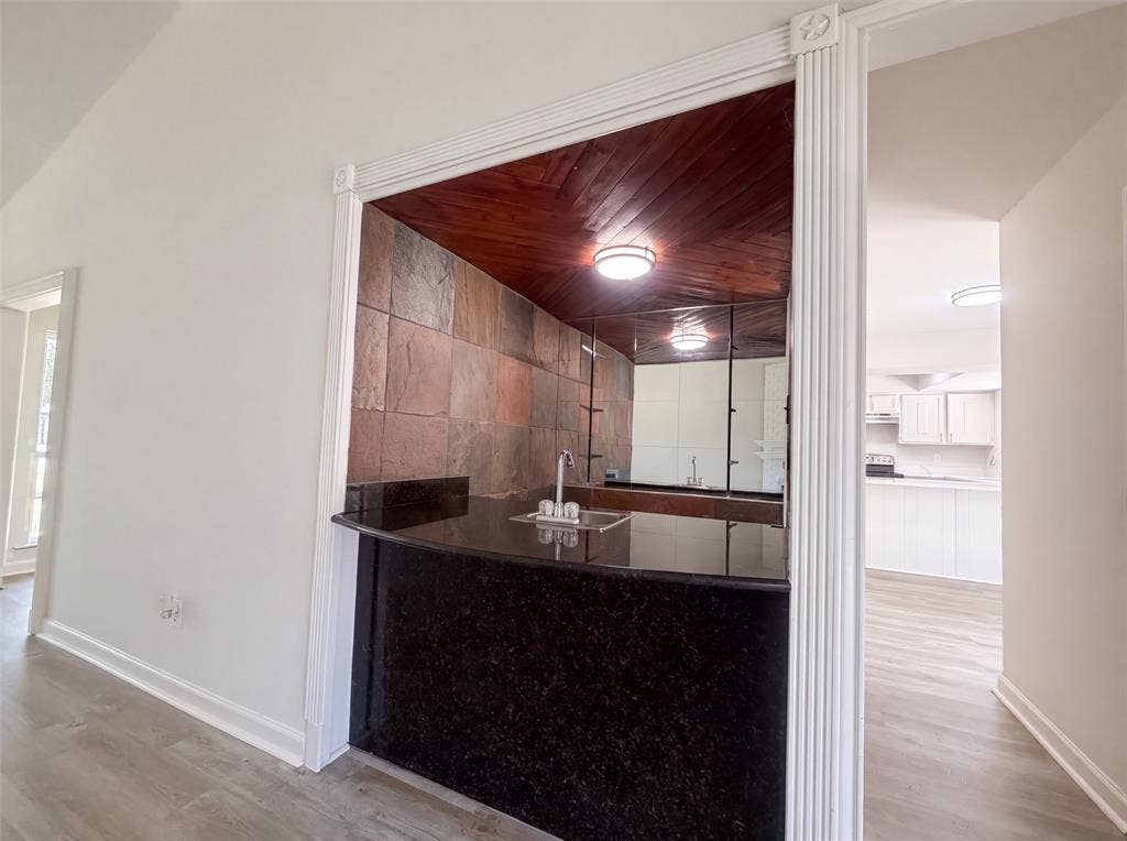 526 Royal Valley Road, Grand Prairie, TX 75052 526 Royal Valley Road, Grand Prairie, TX 75052