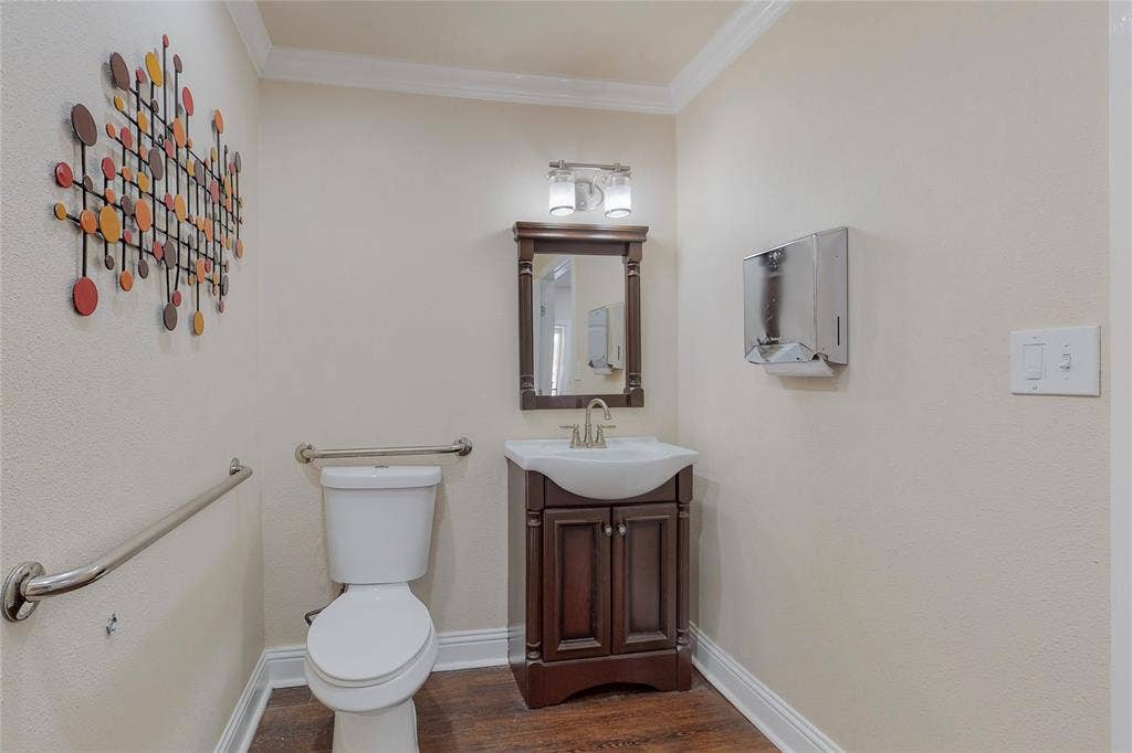 115 W Main Street, Grand Prairie, TX 75050 115 W Main Street, Grand Prairie, TX 75050