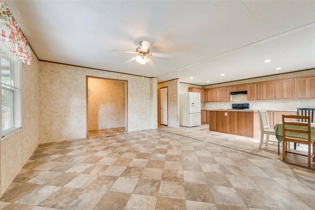 7401 County Road 4613, Athens, TX 75752
