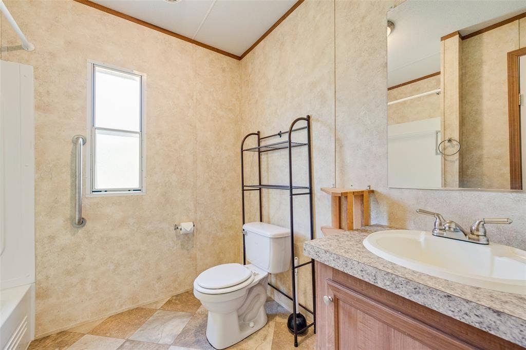 7401 County Road 4613, Athens, TX 75752