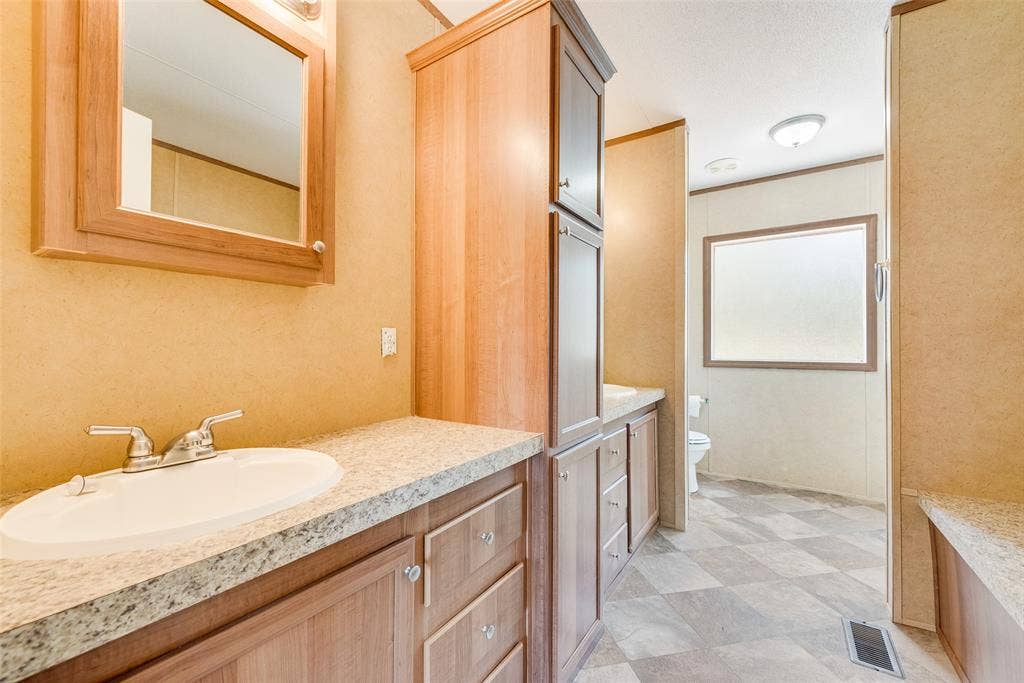 7401 County Road 4613, Athens, TX 75752