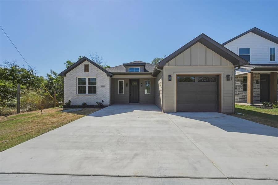 Property photo for 5559 Mercedes Circle, Granbury, TX