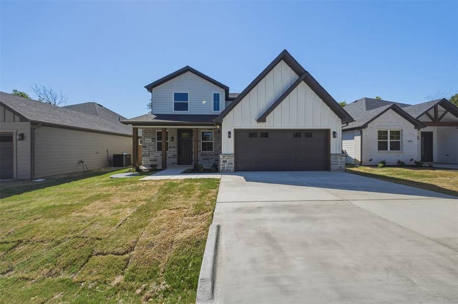 Property photo for 5557 Mercedes Circle, Granbury, TX