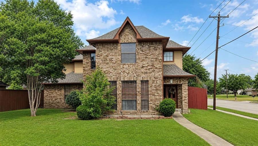 Property photo for 2401 Autumndale Drive, Mesquite, TX