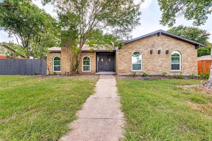 Property photo for 4618 Goodnight Trail, Grand Prairie, TX