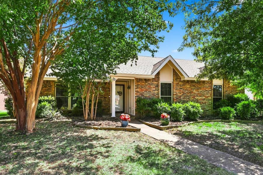 Property photo for 1302 Rivercrest Boulevard, Allen, TX