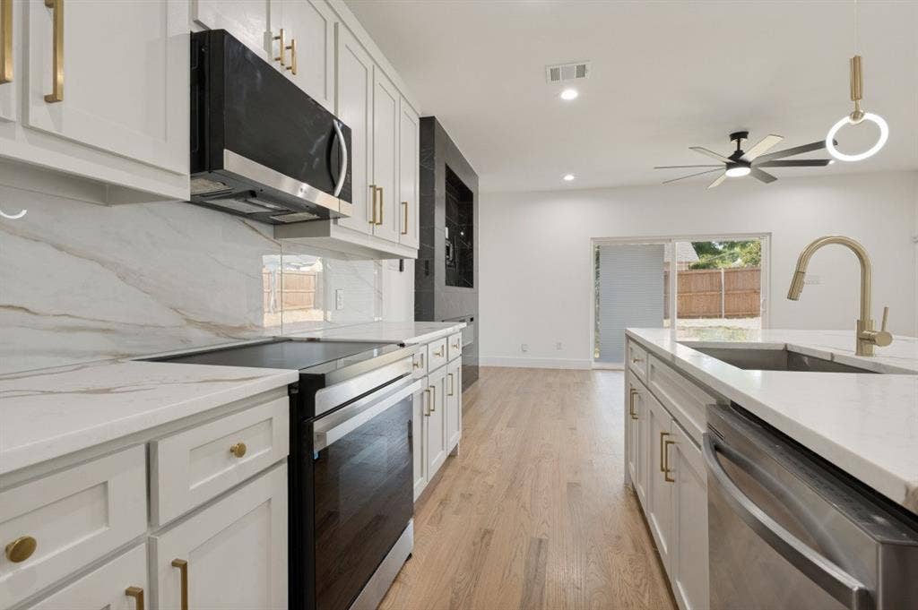 3728 Mount Ranier Street, Dallas, TX 75211 3728 Mount Ranier Street, Dallas, TX 75211