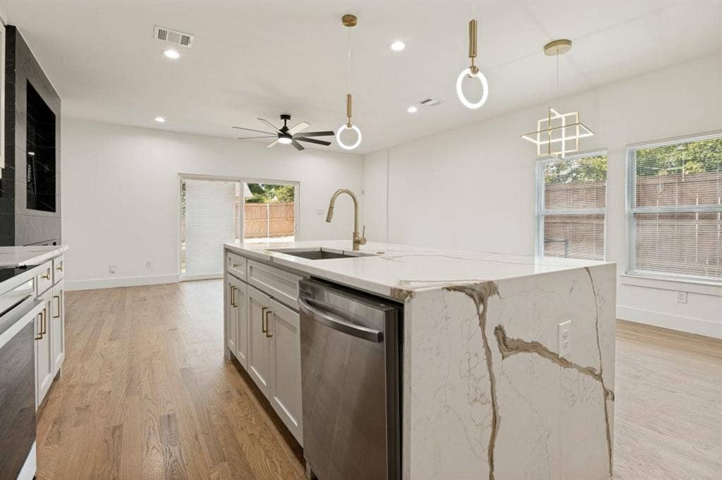 3728 Mount Ranier Street, Dallas, TX 75211 3728 Mount Ranier Street, Dallas, TX 75211