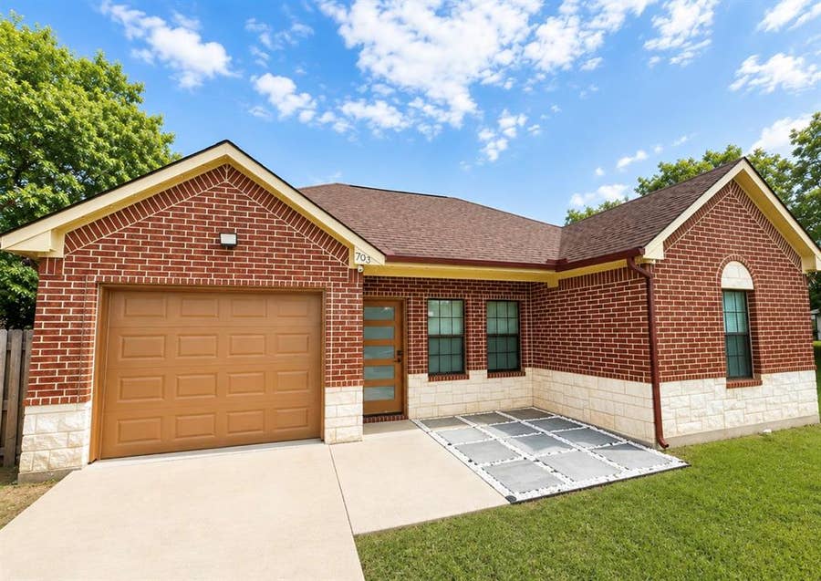 Property photo for 703 Perry Avenue, Waxahachie, TX