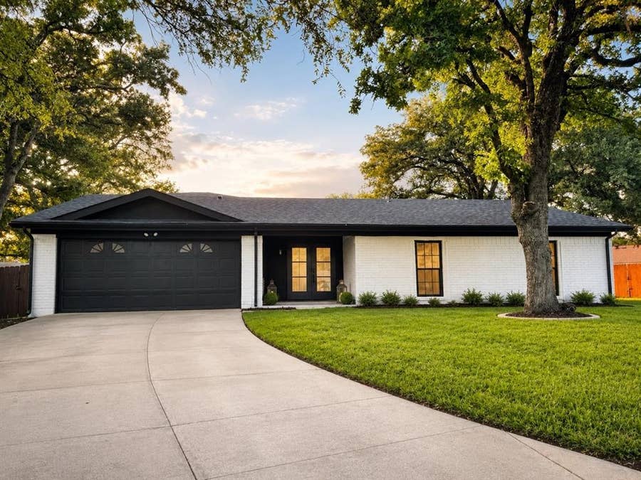 Property photo for 2916 Jason Court, Fort Worth, TX