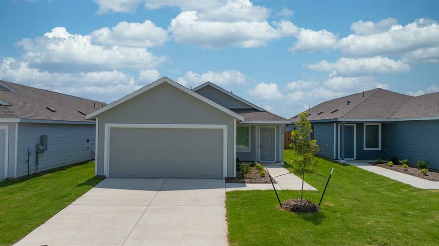 Property photo for 221 Poplar Place, Wilmer, TX