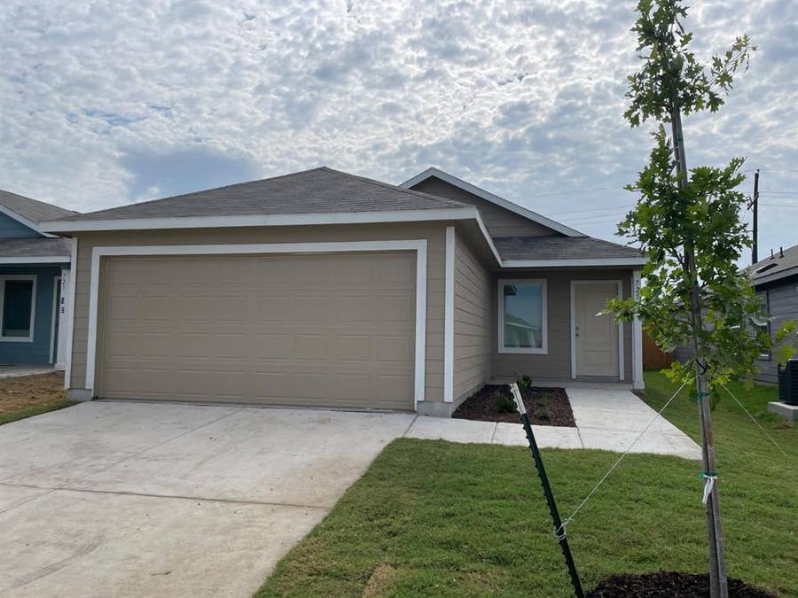 Property photo for 727 Ponderosa Lane, Princeton, TX