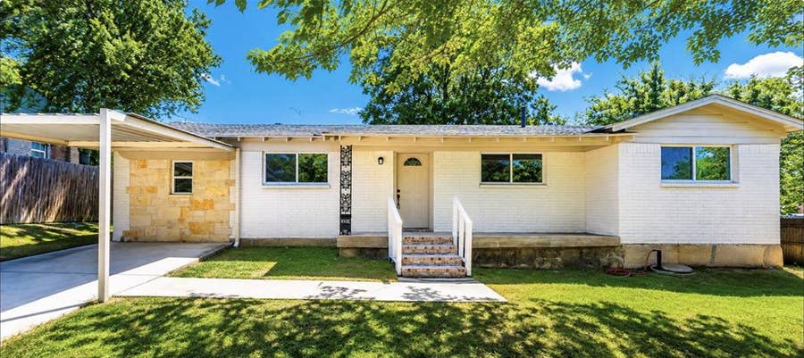 Property photo for 4504 Highland Lake Drive, Lake Worth, TX