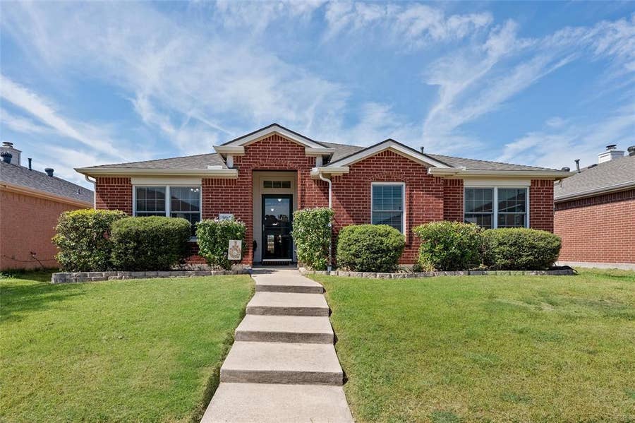 Property photo for 305 Cobblestone Drive, Wylie, TX