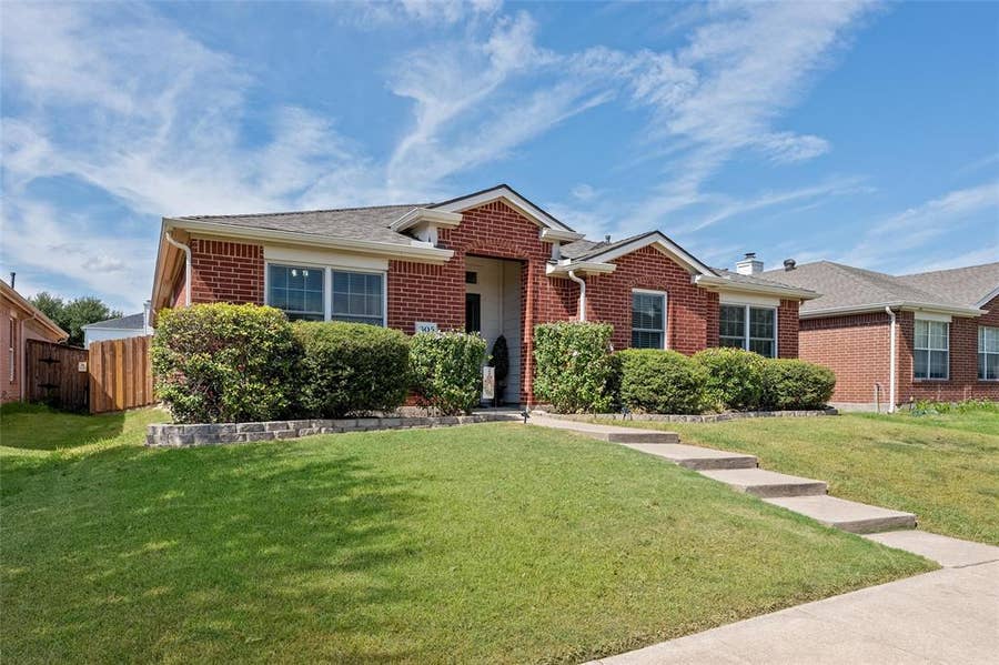 Property photo for 305 Cobblestone Drive, Wylie, TX