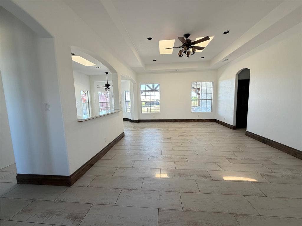 1015 Curry Road, Waxahachie, TX 75167 1015 Curry Road, Waxahachie, TX 75167