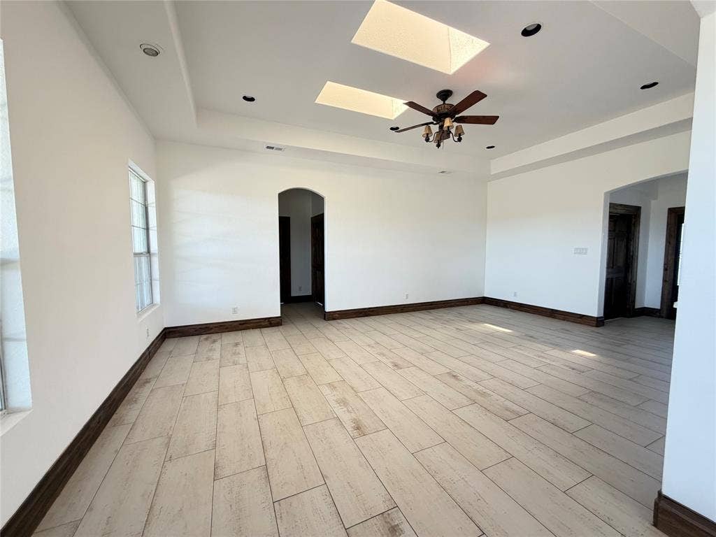 1015 Curry Road, Waxahachie, TX 75167 1015 Curry Road, Waxahachie, TX 75167