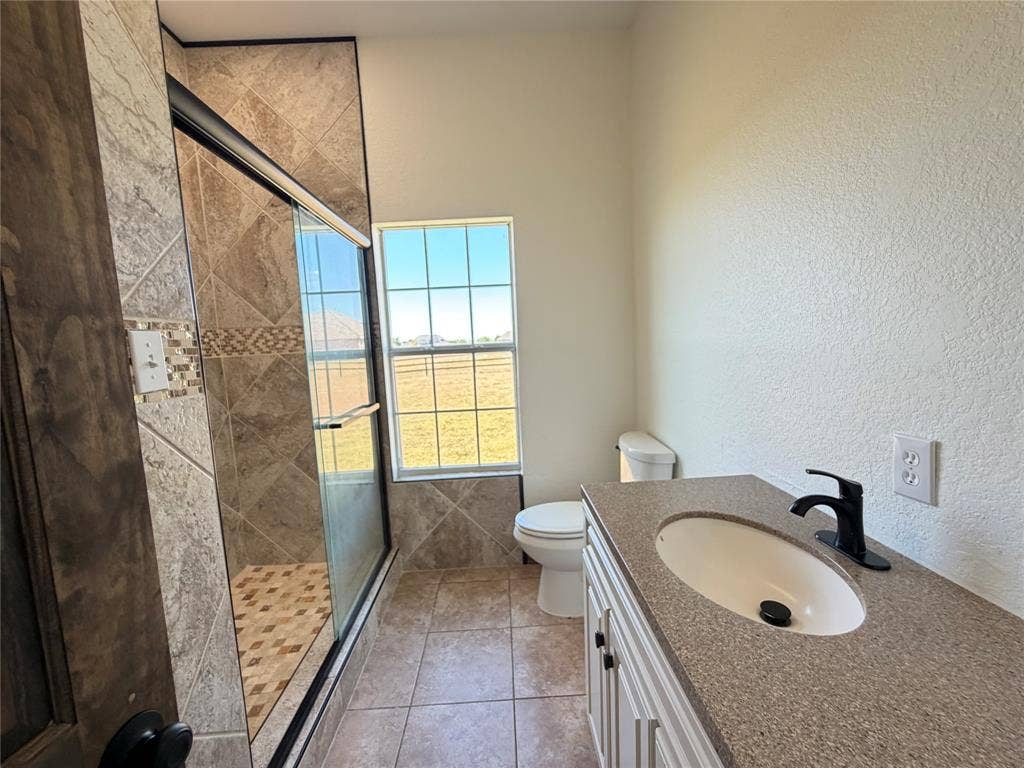 1015 Curry Road, Waxahachie, TX 75167 1015 Curry Road, Waxahachie, TX 75167