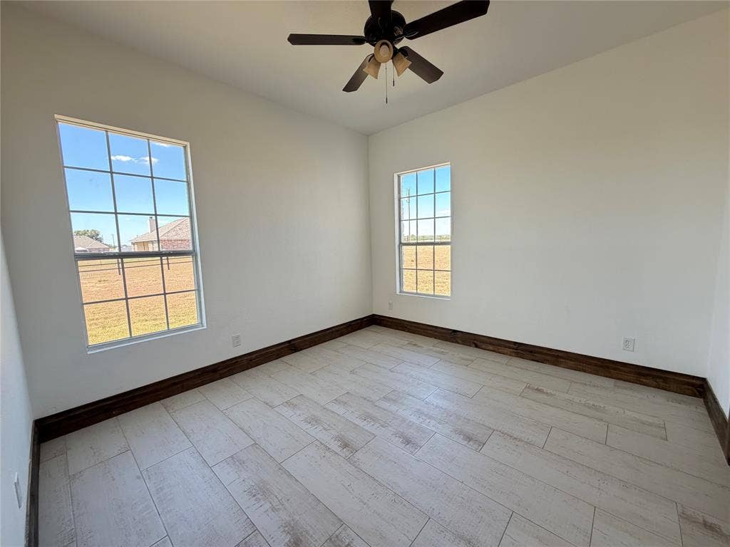1015 Curry Road, Waxahachie, TX 75167 1015 Curry Road, Waxahachie, TX 75167