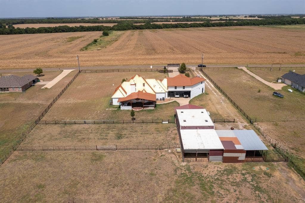 1015 Curry Road, Waxahachie, TX 75167 1015 Curry Road, Waxahachie, TX 75167