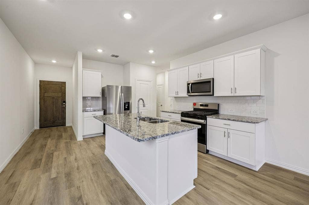 1625 Arches Road, Anna, TX 75409 Photo is not of the actual home, but is an inspirational photo of builder’s model home and may depict options, furnishings, and/or decorator features that are not included.