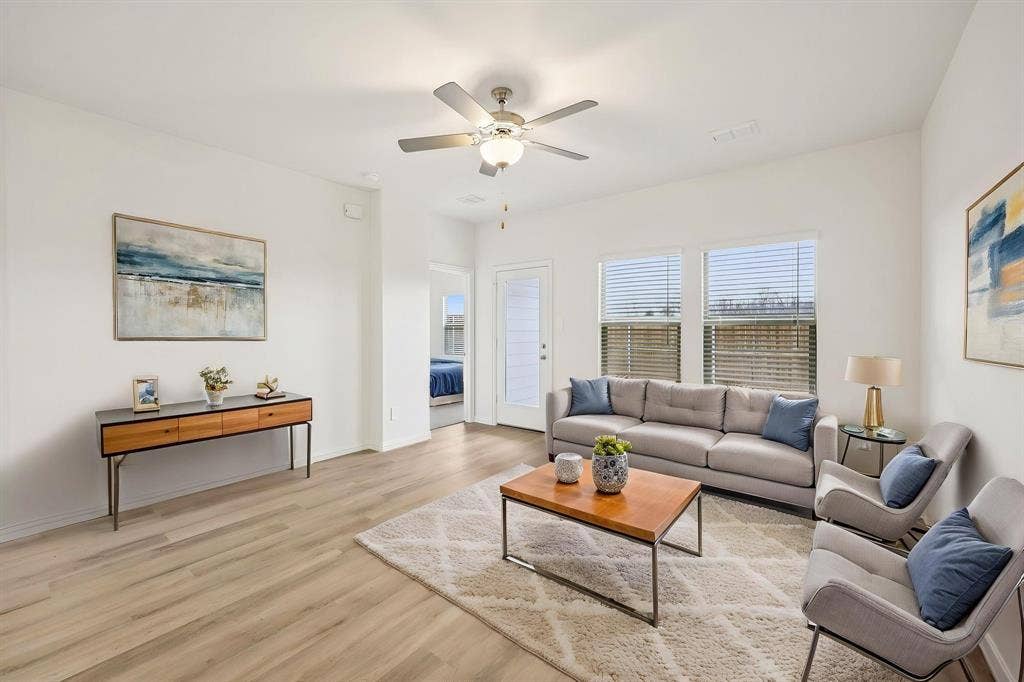 1625 Arches Road, Anna, TX 75409 Photo is not of the actual home, but is an inspirational photo of builder’s model home and may depict options, furnishings, and/or decorator features that are not included.