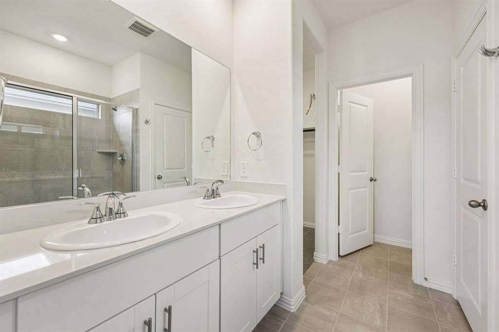 1625 Arches Road, Anna, TX 75409 Photo is not of the actual home, but is an inspirational photo of builder’s model home and may depict options, furnishings, and/or decorator features that are not included.