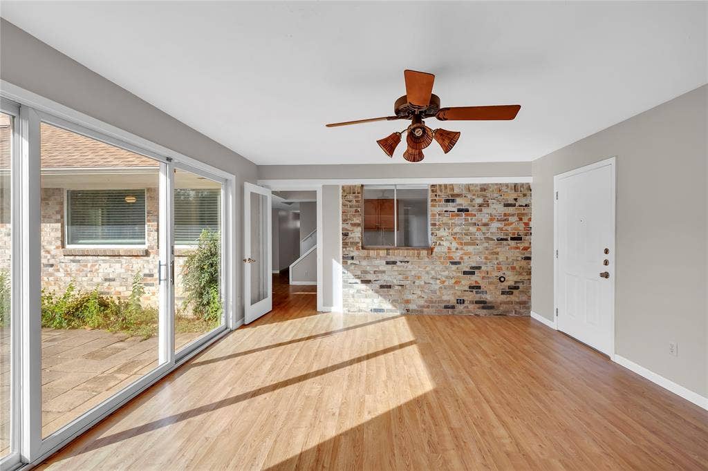 1220 Farnham Court E, Irving, TX 75062 1220 Farnham Court E, Irving, TX 75062