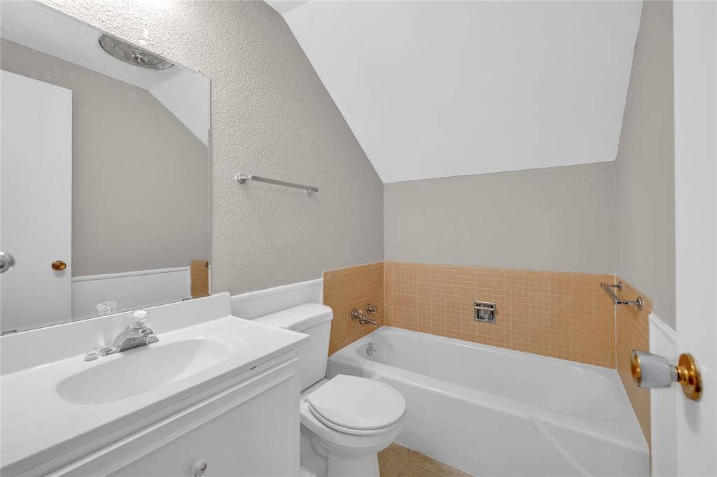 1220 Farnham Court E, Irving, TX 75062 1220 Farnham Court E, Irving, TX 75062