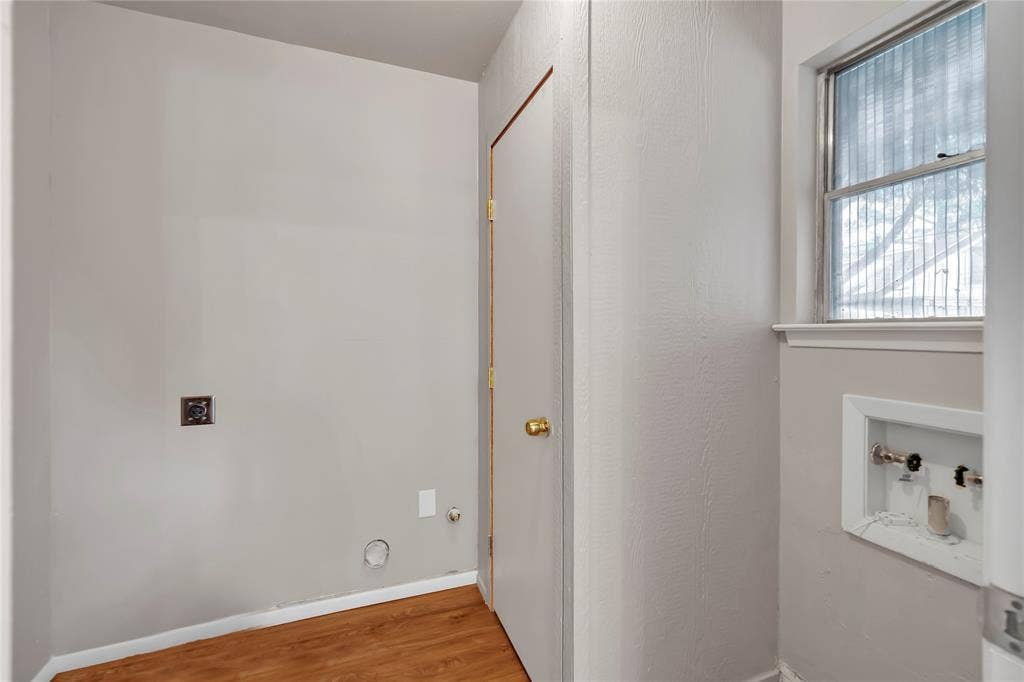 1220 Farnham Court E, Irving, TX 75062 1220 Farnham Court E, Irving, TX 75062