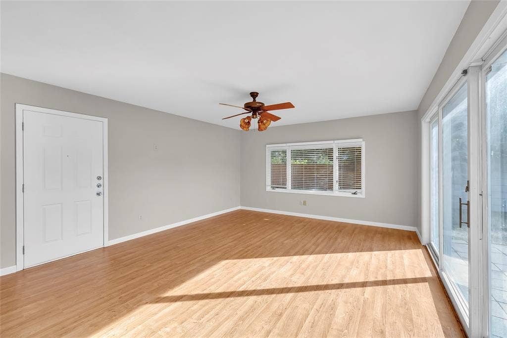 1220 Farnham Court E, Irving, TX 75062 1220 Farnham Court E, Irving, TX 75062