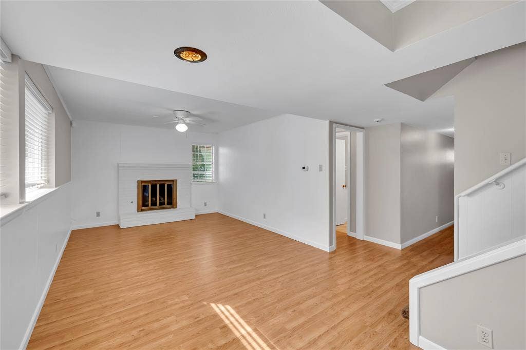 1220 Farnham Court E, Irving, TX 75062 1220 Farnham Court E, Irving, TX 75062