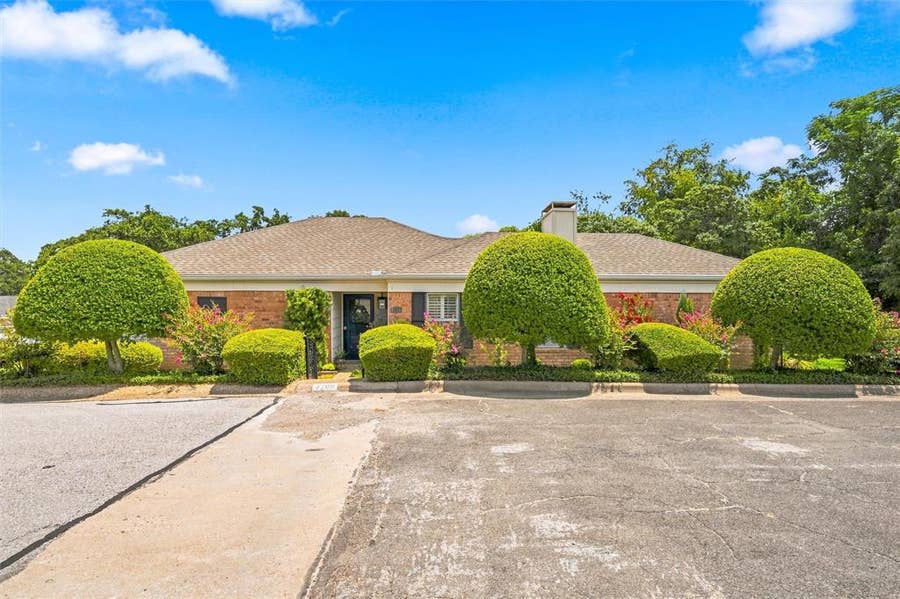 Property photo for 3209 Creekwood Circle, Waco, TX