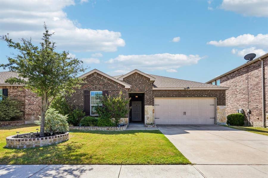Property photo for 2007 Avondown Road, Forney, TX