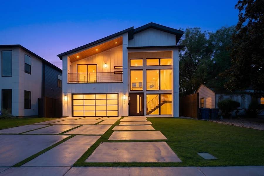 Property photo for 4811 W University Boulevard, Dallas, TX
