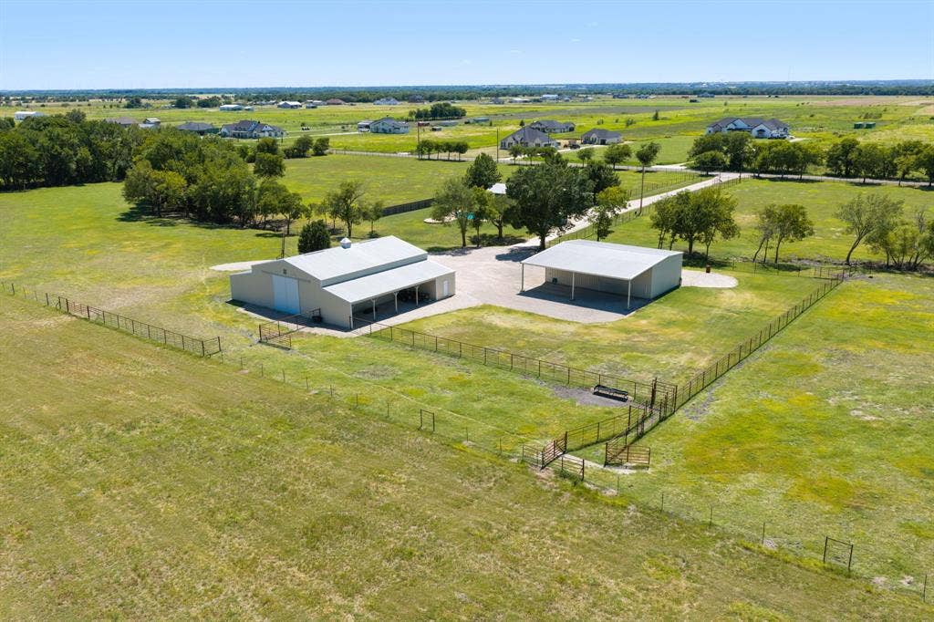 257 Bud Run Road, Waxahachie, TX 75165 257 Bud Run Road, Waxahachie, TX 75165