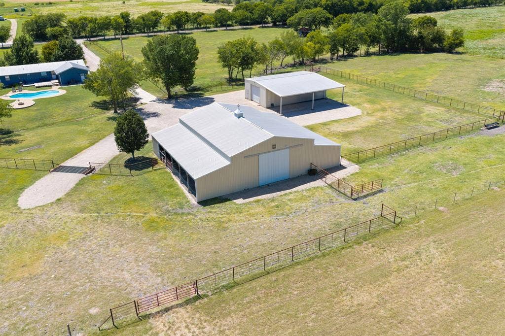 257 Bud Run Road, Waxahachie, TX 75165 257 Bud Run Road, Waxahachie, TX 75165