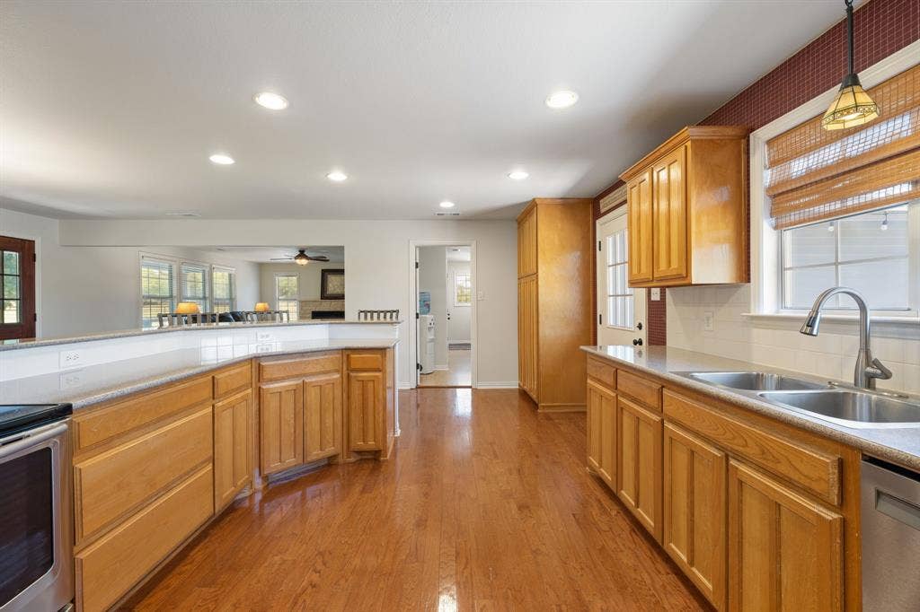 257 Bud Run Road, Waxahachie, TX 75165 257 Bud Run Road, Waxahachie, TX 75165