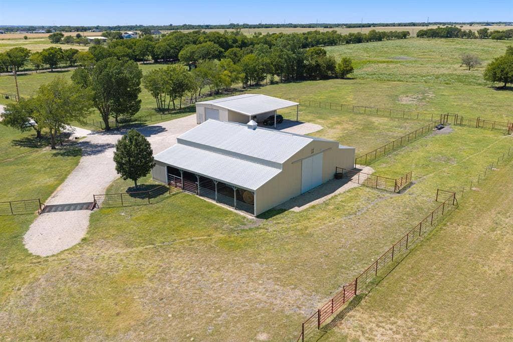 257 Bud Run Road, Waxahachie, TX 75165 257 Bud Run Road, Waxahachie, TX 75165