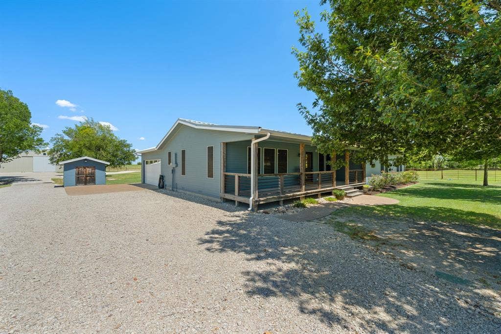 257 Bud Run Road, Waxahachie, TX 75165 257 Bud Run Road, Waxahachie, TX 75165