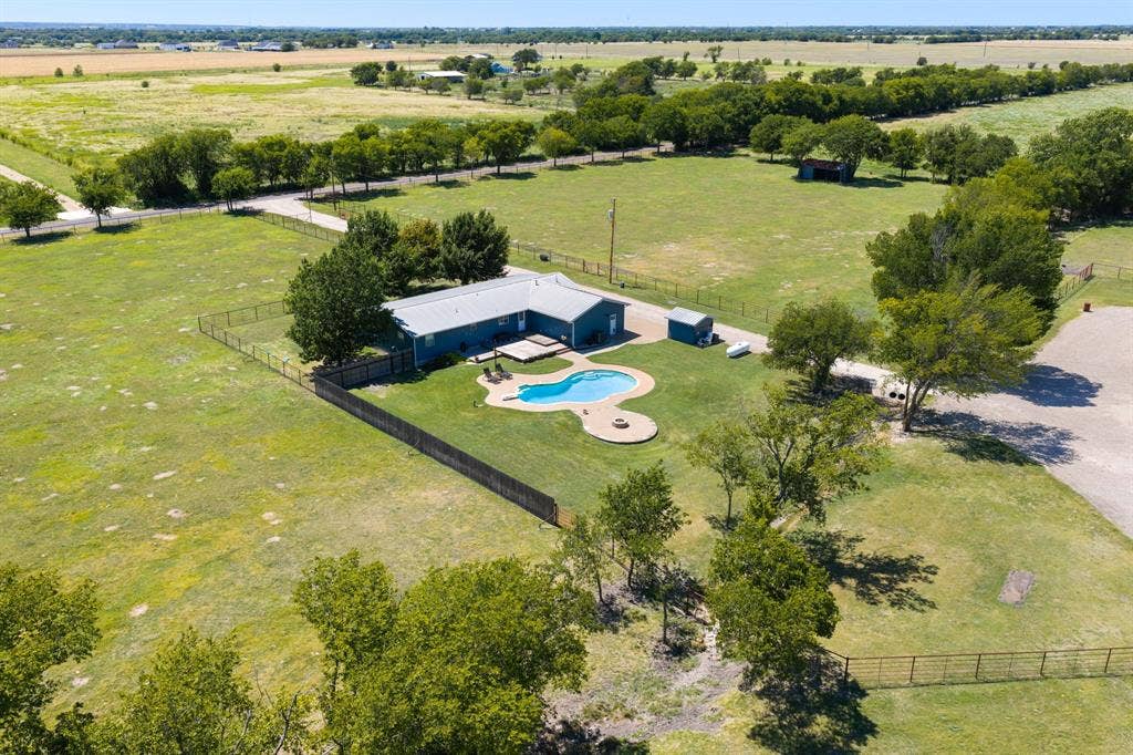 257 Bud Run Road, Waxahachie, TX 75165 257 Bud Run Road, Waxahachie, TX 75165