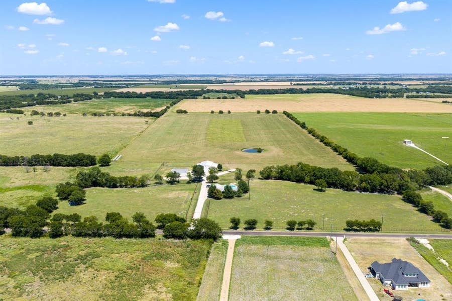 Property photo for 257 Bud Run Road, Waxahachie, TX