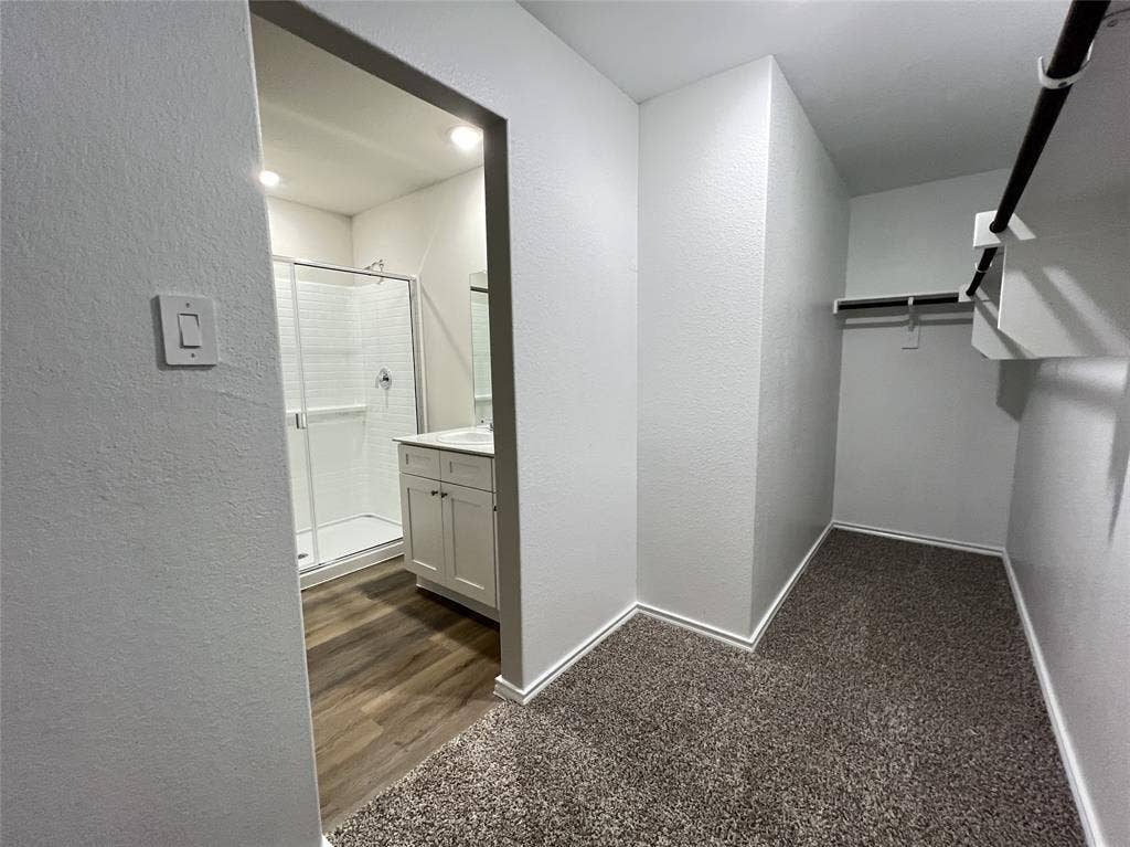 5557 Rollins Drive, Krum, TX 76249