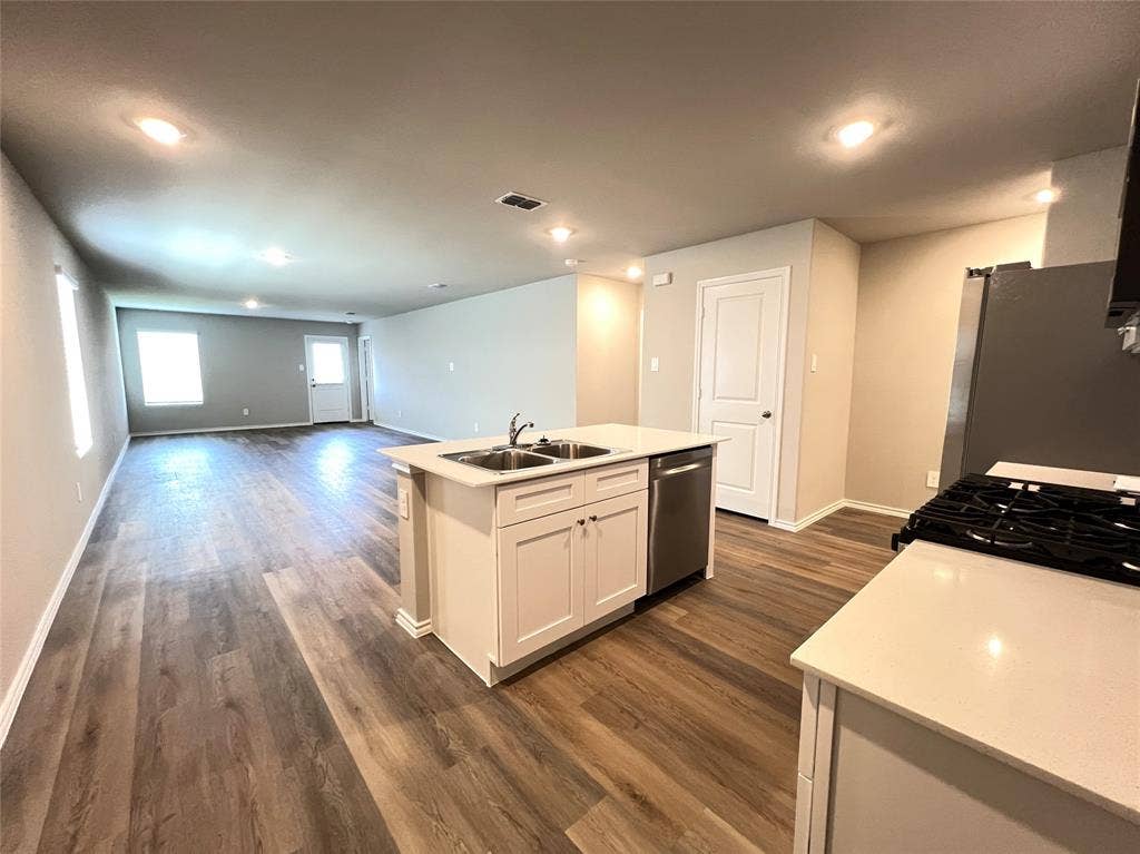 5557 Rollins Drive, Krum, TX 76249