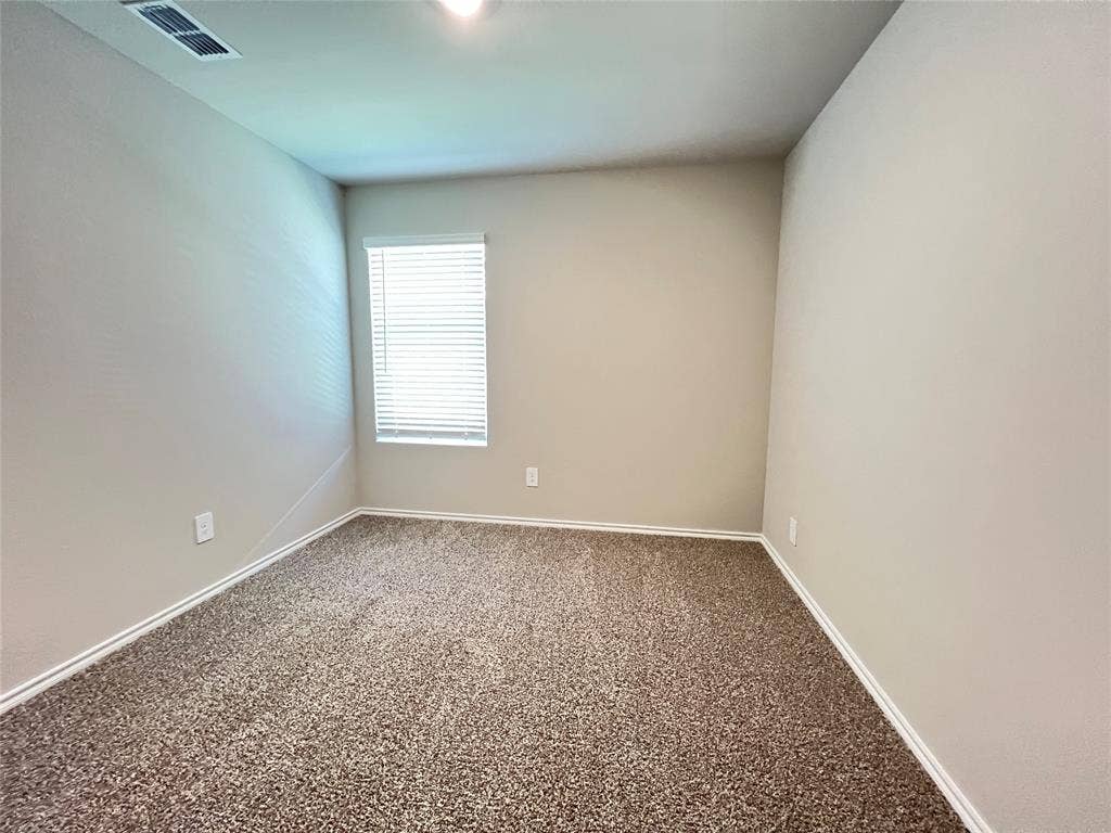 5557 Rollins Drive, Krum, TX 76249