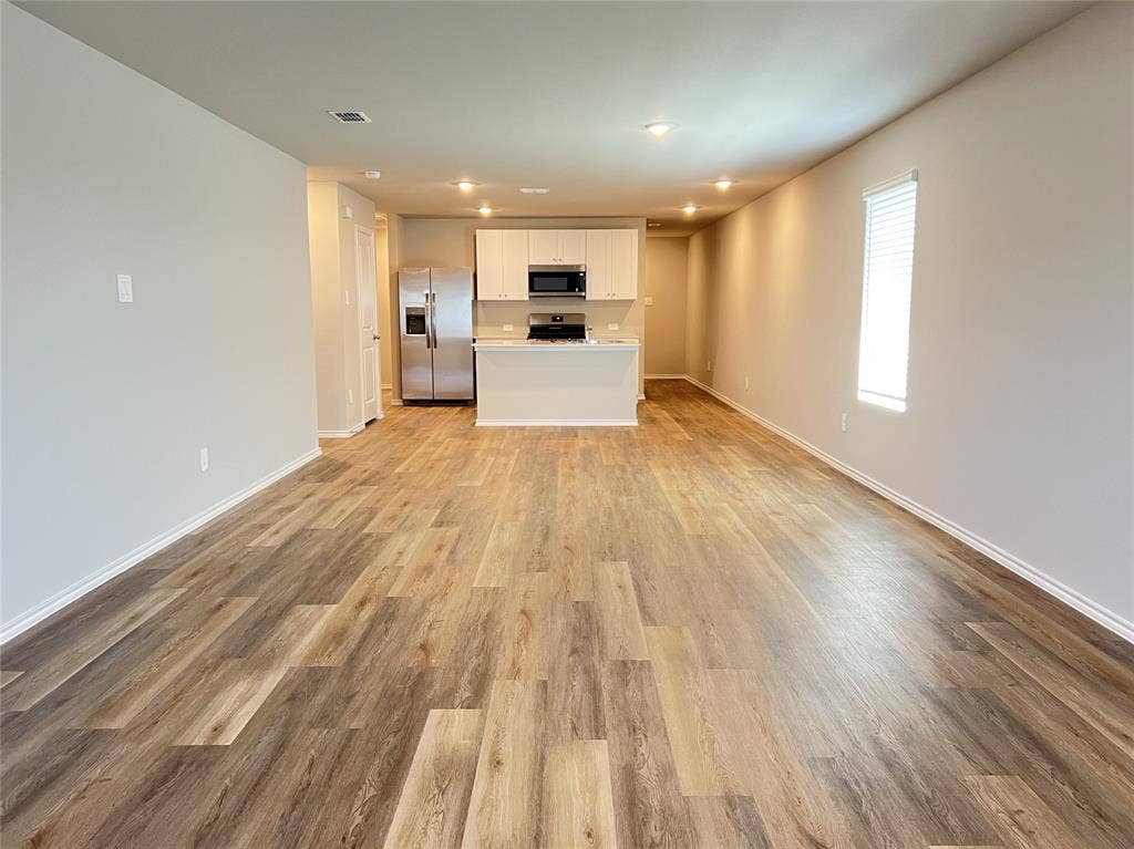 5557 Rollins Drive, Krum, TX 76249